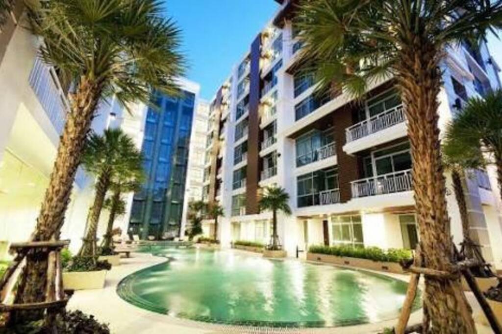 Apartemen Recently Renovated Pool View In Modern Complex