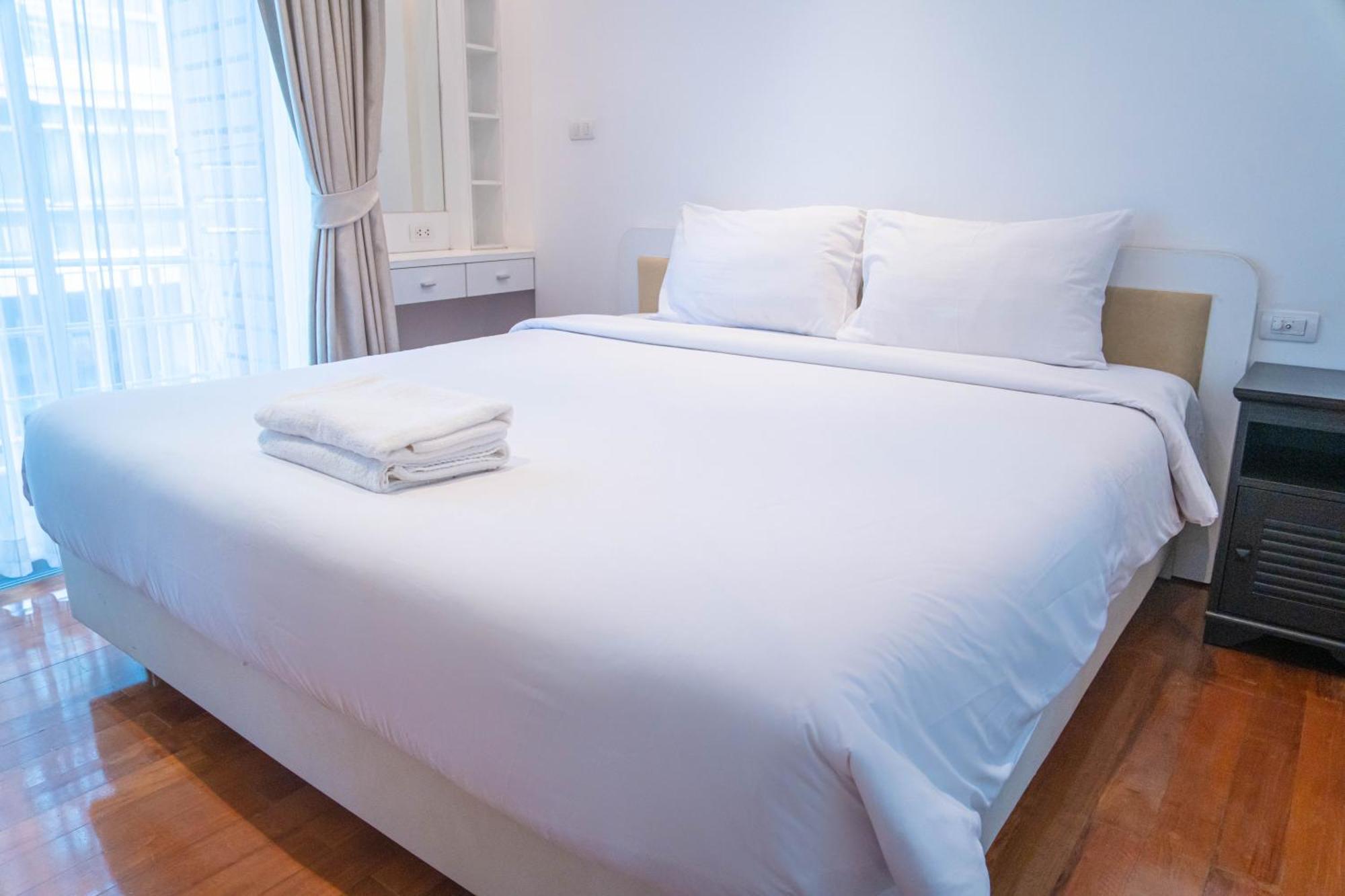 Recently Renovated Pool View In Modern Complex Apartemen Patong