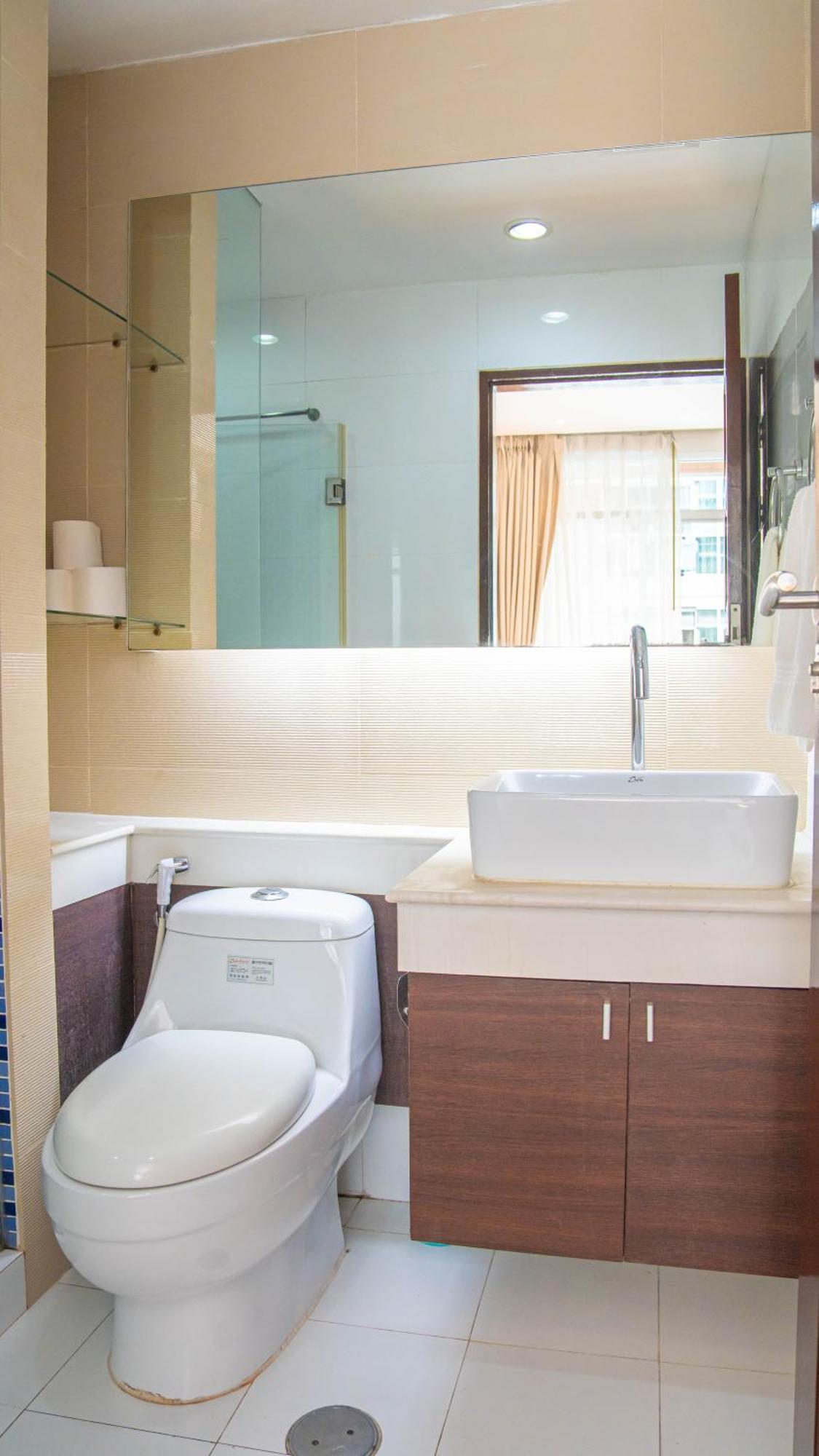 Recently Renovated Pool View In Modern Complex Apartemen Patong