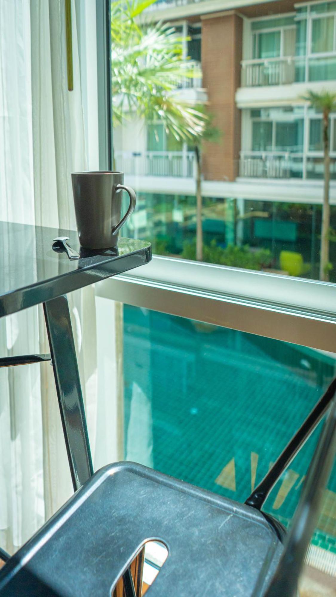 Apartemen Recently Renovated Pool View In Modern Complex Patong